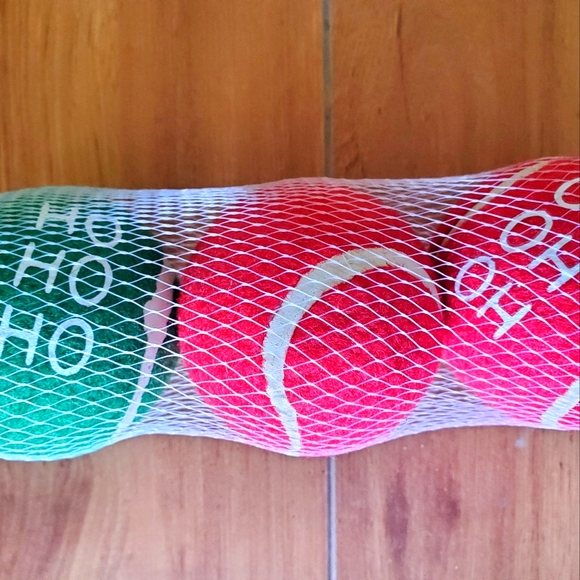 Fofos Tennis Balls Dog Christmas Toy - Set Of 4 - NIP - Picture 2 of 3
